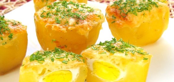 Картофель, запеченный с перепелиными яйцами