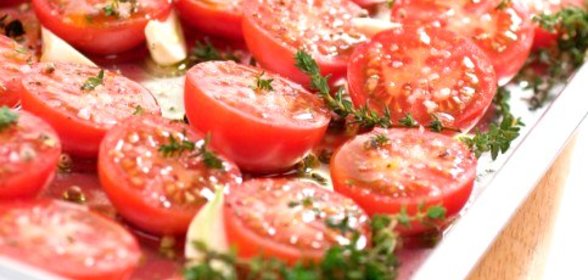 Жареные томаты с чесноком и оливковым маслом