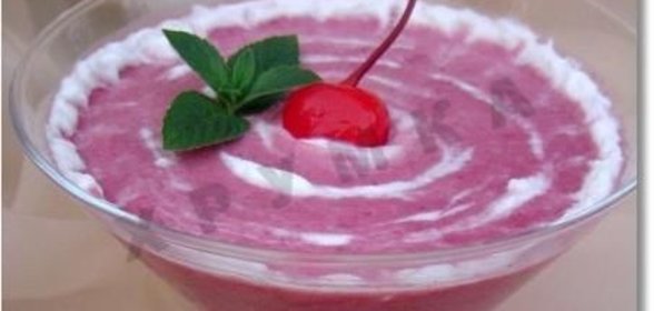 Вишневый смузи с йогуртом и овсяными хлопьями