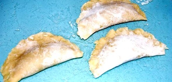 Чебуреки с заварным тестом