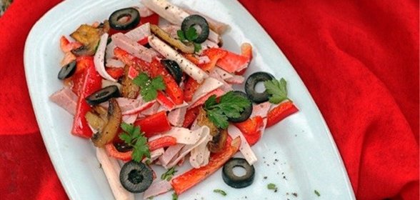 Салат с перцем и грибами