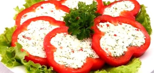 Перец, фаршированный сыром и зеленью