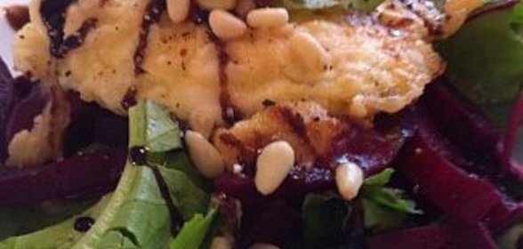 Изысканный салат с биточком из Шавру