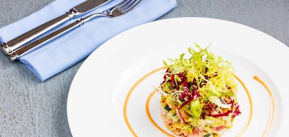 Салат с креветками, грейпфрутом и авокадо