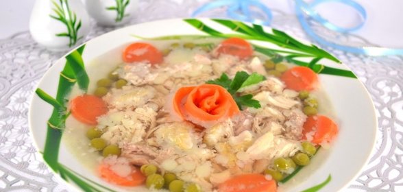 Заливное из курицы со свининой в мультиварке