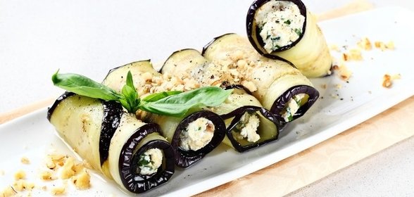 Рулетики из баклажанов с сырным кремом