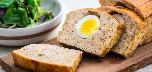 Рулет из курицы с яйцами