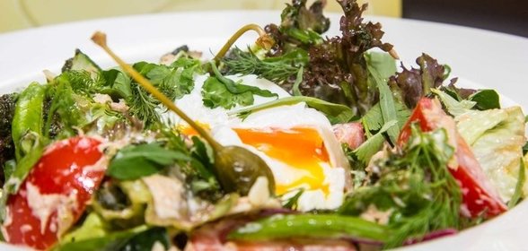 Салат с тунцом