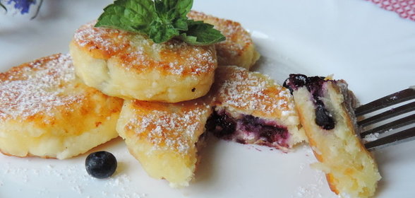 Сырники с черникой
