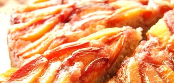 Перевернутый сливовый пирог