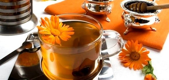 Имбирный чай с календулой и корицей