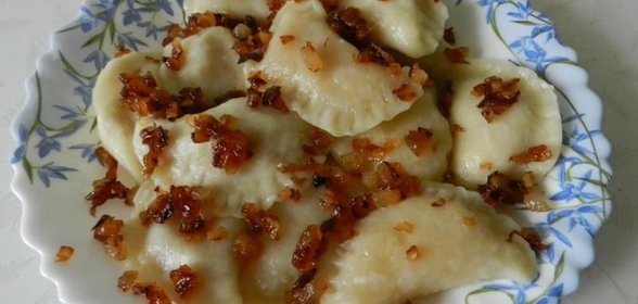 Вареники с картошкой и салом