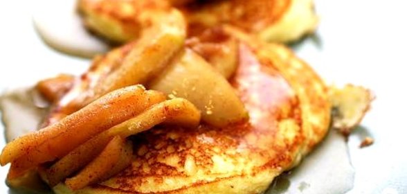 Оладьи с рикоттой и яблоками