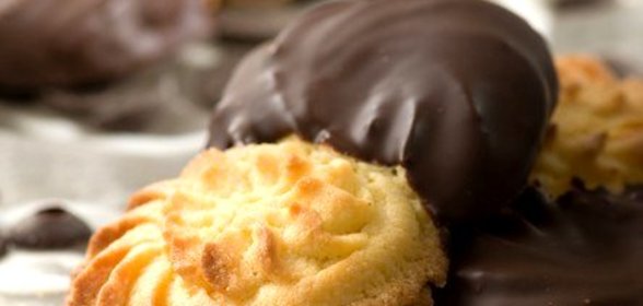 Курабье в шоколадной глазури