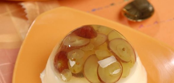 Панакотта с виноградным желе