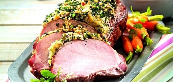Запеченная свинина с ореховой корочкой