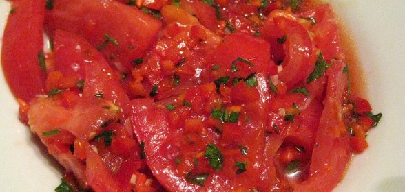 Маринованные помидоры с кинзой