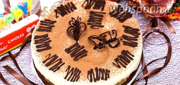 Торт с яблоками и сливочным муссом