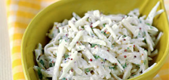 Салат из кольраби и яблок с горчичной заправкой