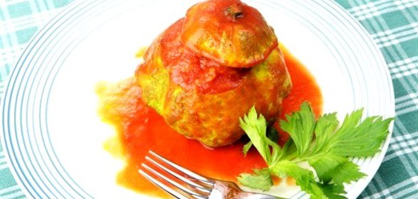 Фаршированные кабачки в томатном соусе