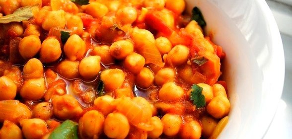 Веганское карри из нута и картофеля