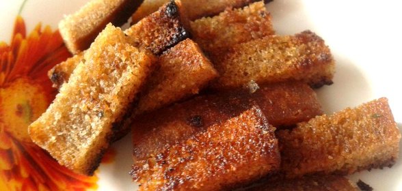 Ржаные сухарики с чесноком