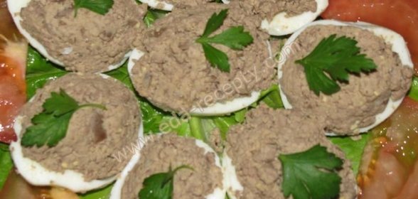 Яйца фаршированные куринной печенью