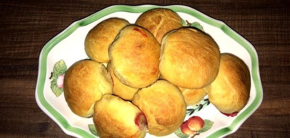 Булочки с вишней