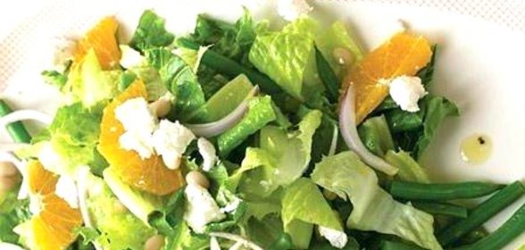 Салат с зеленой фасолью и сыром фета