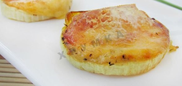 Закуска из запеченного лука с сыром