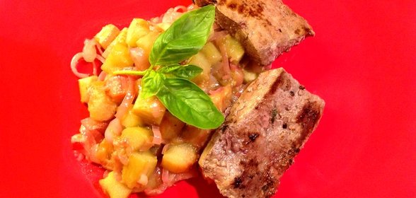 Ревень с луком-шалот и говяжьей печенью