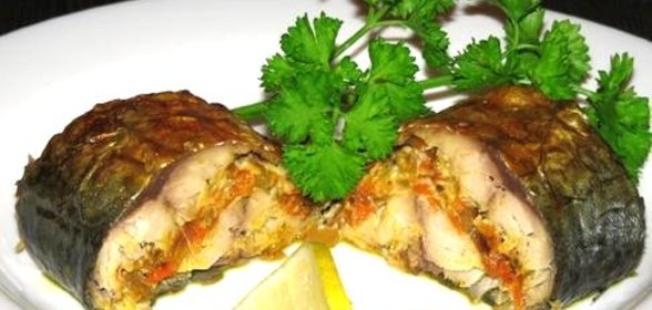 Скумбрия с овощной начинкой