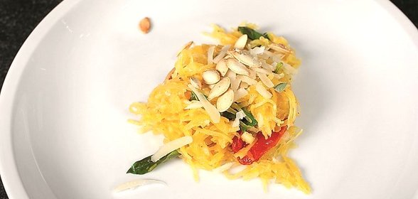 Спагетти-сквош с вялеными помидорами