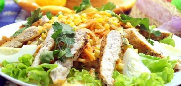 Салат с жареной куриной грудкой «Жасмин»