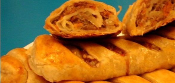 Рулеты из слоеного теста с фаршем
