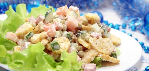 Салат с сухариками «Праздничный»