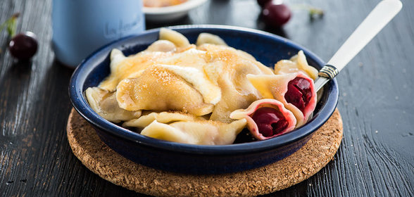 Заварные вареники с вишней