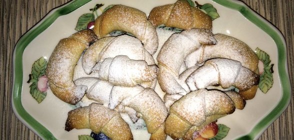 Рогалики на сметане с грецким орехом