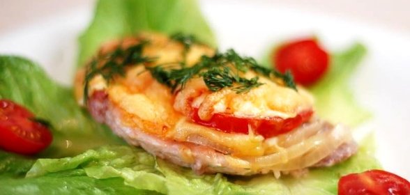 Мясо по‑французски с картофелем и помидорами