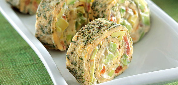 Роллы из омлета с овощами