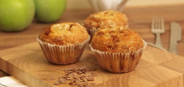 Яблочные маффины с шоколадной крошкой