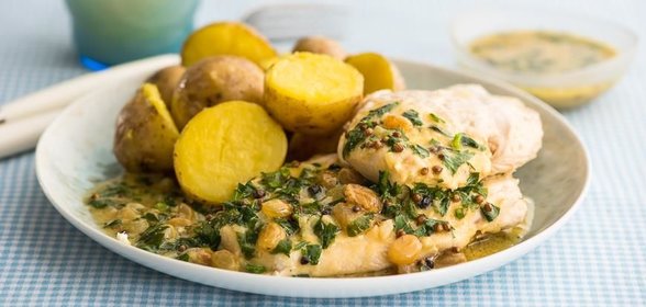 Куриная грудка, пошированная в квасе
