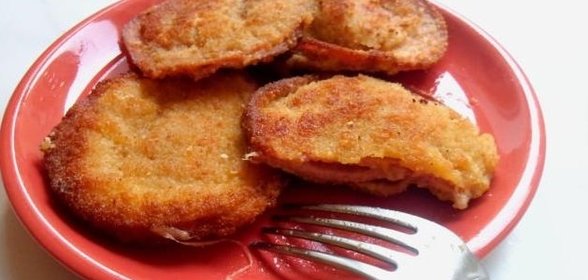 Колбаса в кляре с сыром