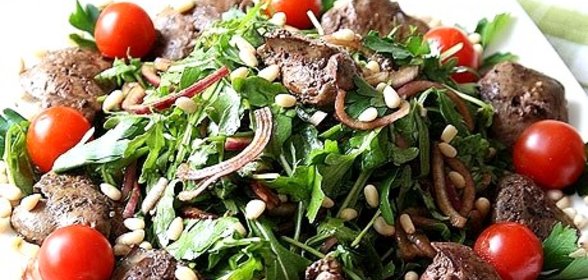 Горячий салат с куриной печенью
