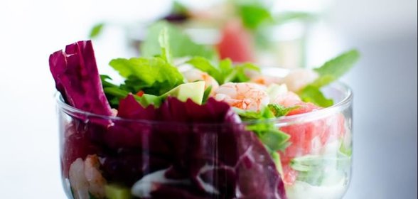 Салат с грейпфрутом и креветками