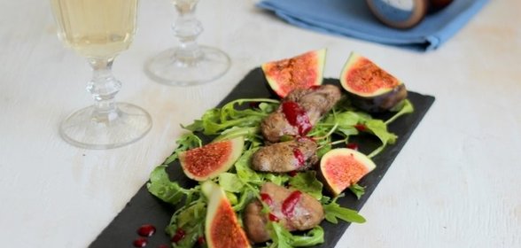 Теплый салат с куриной печенью