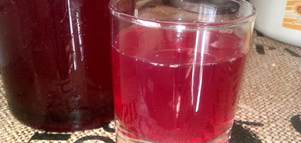 Яблочный компот с вишней и бананом
