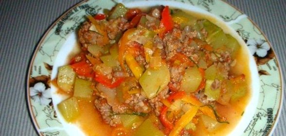 Рагу из кабачков с фаршем