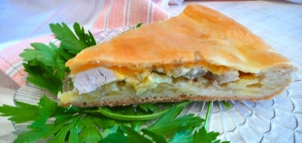 Пицца деревенская с курицей закрытая