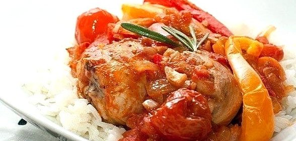 Куриные голени, запеченные с овощами